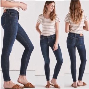 Lucky Brand brooke skinny dark blue jeans!